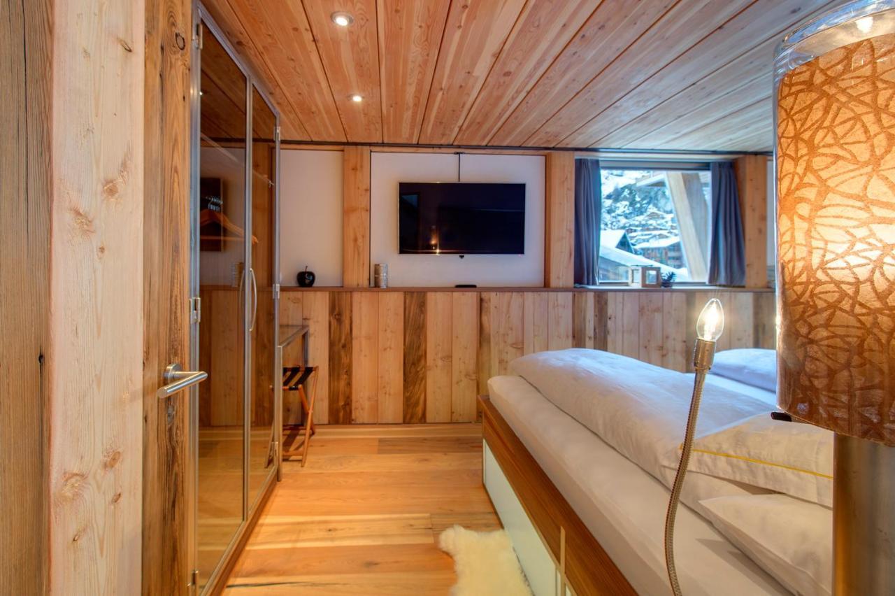 Backstage Hotel Chalet Rooms Цермат Стая снимка